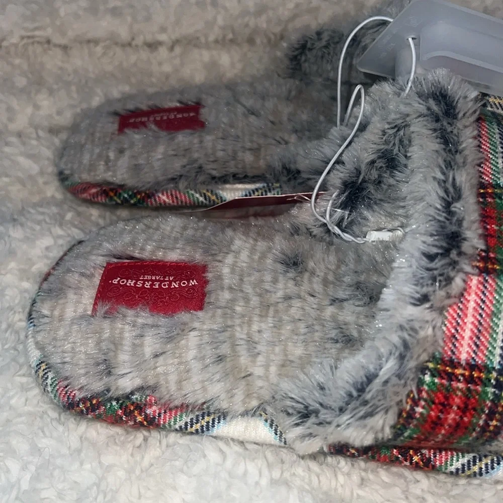 NWT men’s Papa Elf Plaid Christmas Slide Slippers - Wondershop, sz 9-10